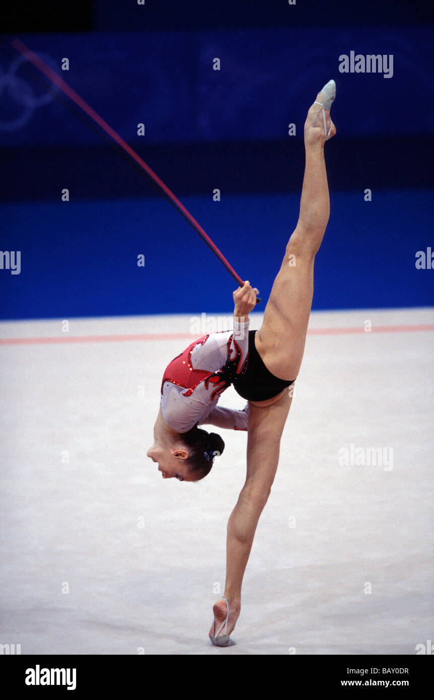 Faire de l'athlète féminine de gymnastique rythmique, Sydney, Australie Banque D'Images