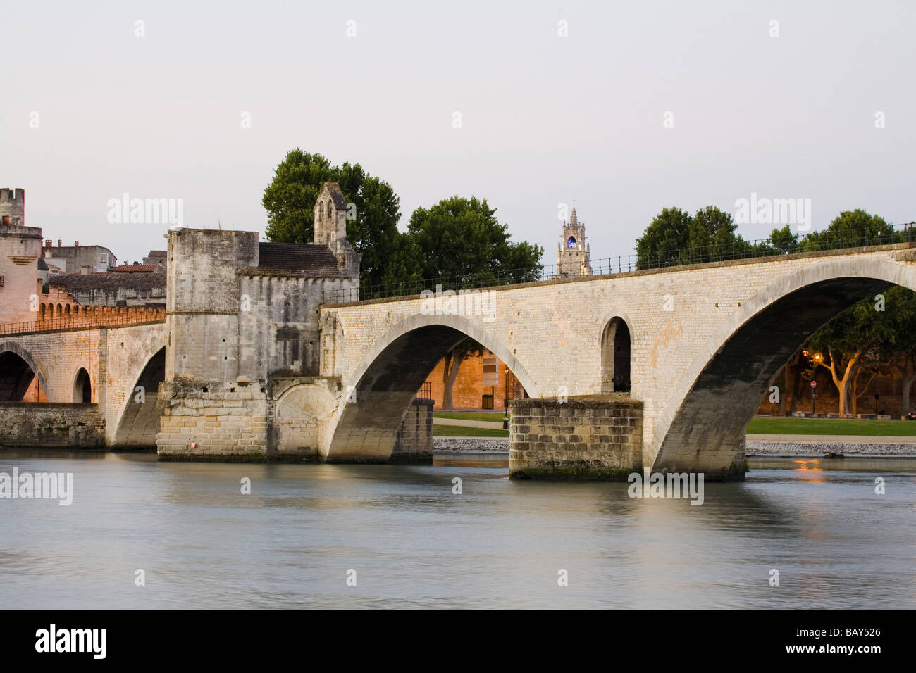 Vue sur le pont Saint Bénézet, Avignon, Vaucluse, Provence, France Banque D'Images