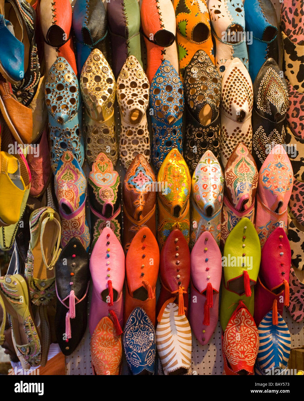 Chaussures à vendre à Marrakech Maroc Photo Stock - Alamy