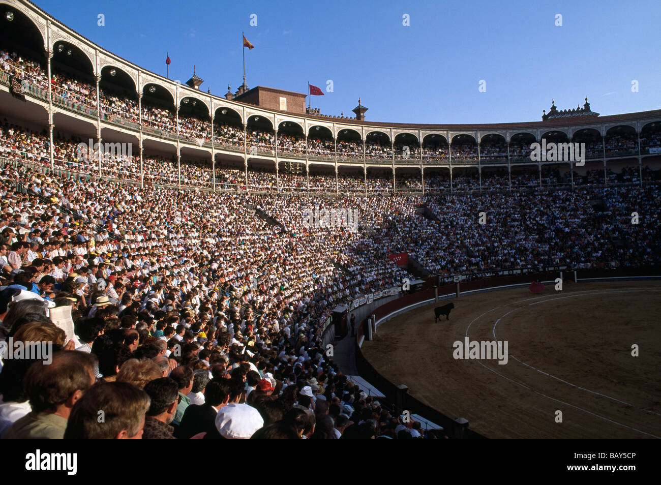 Entièrement occupés arène de corrida, Fiesta de San Isidro, Madrid, Espagne Banque D'Images