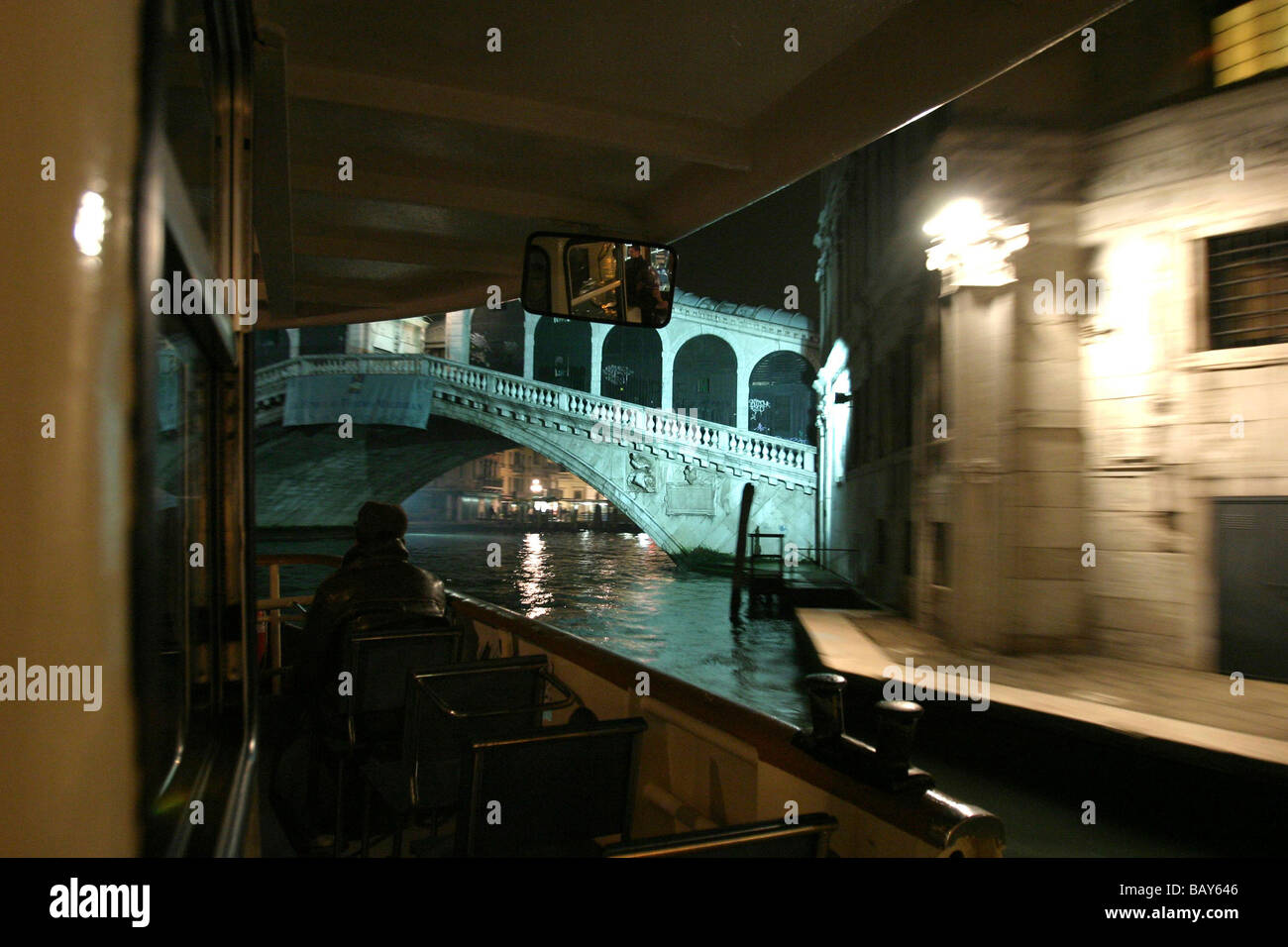 La nuit du Pont du Rialto, Venise, Italie Banque D'Images