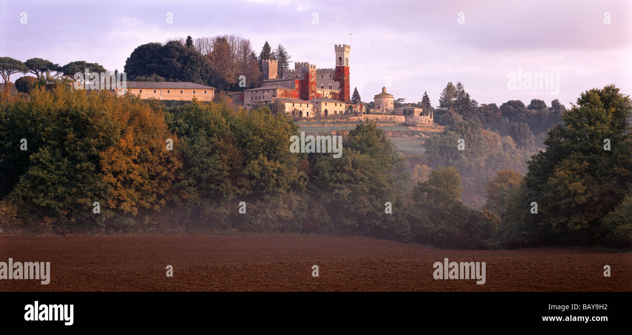 Castello, château dans la montagne, Montagnola est de Sienne, Toskana, Italie Banque D'Images