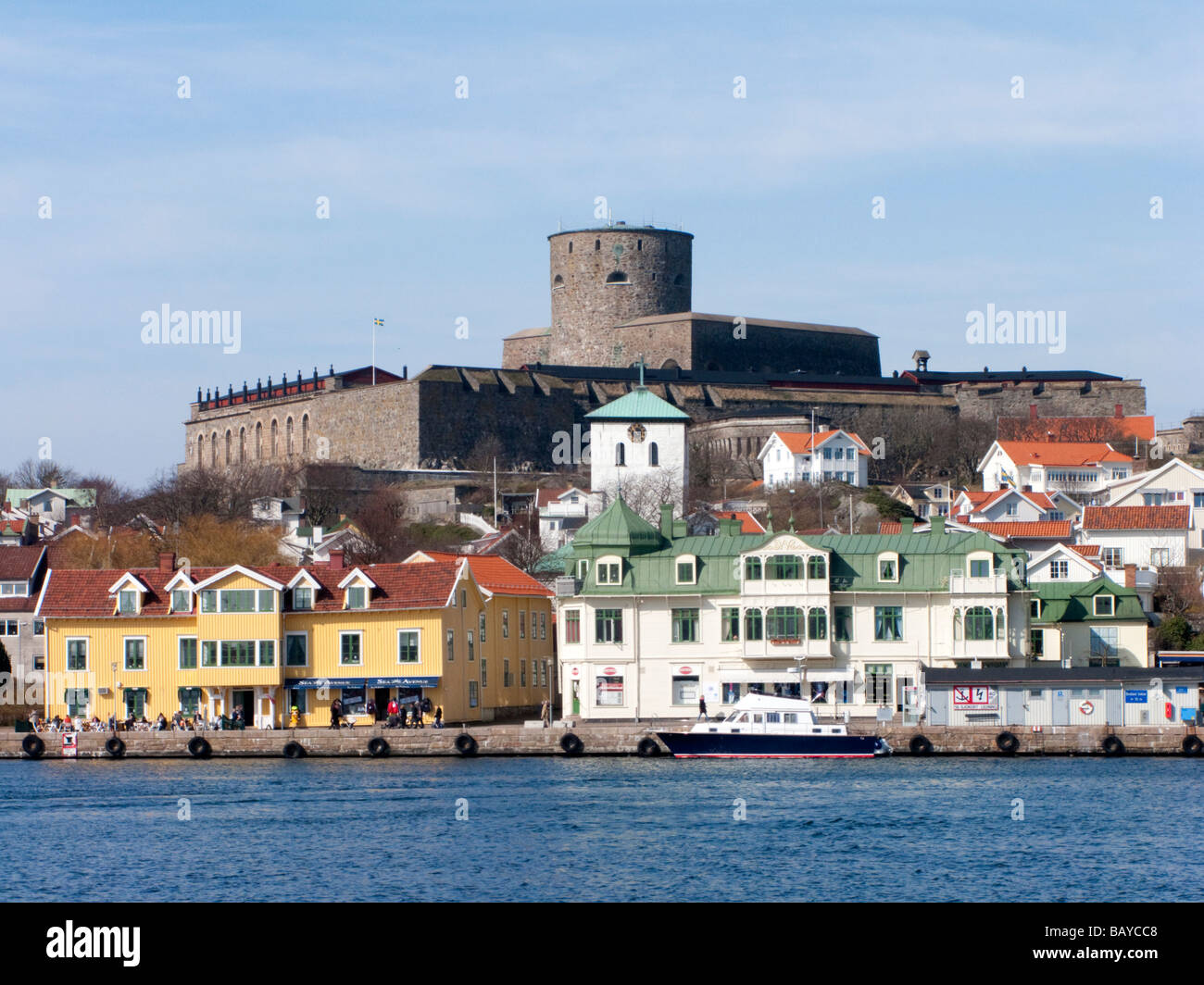 Vue sur le village de Marstrand sur la côte ouest de Bohuslan Banque D'Images