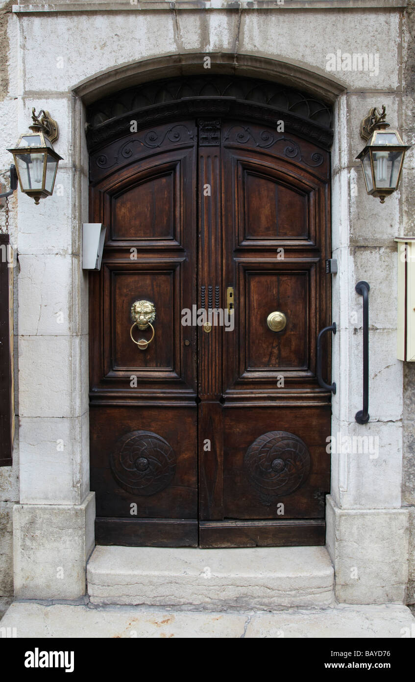 Vieille porte avant, Vence, France Banque D'Images