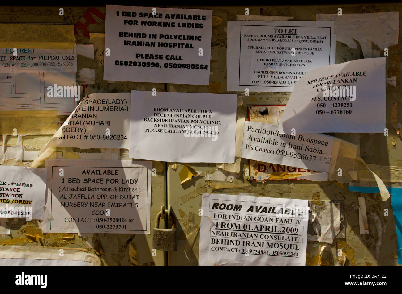 Annonces immobilières à partager Logement Dubai Banque D'Images