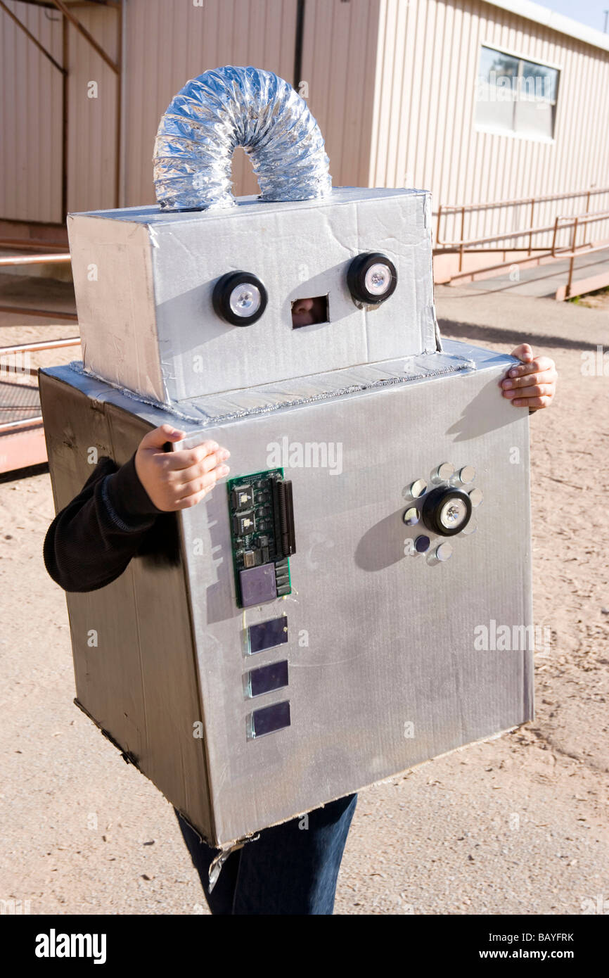 Déguisement en carton Banque de photographies et d'images à haute  résolution - Alamy