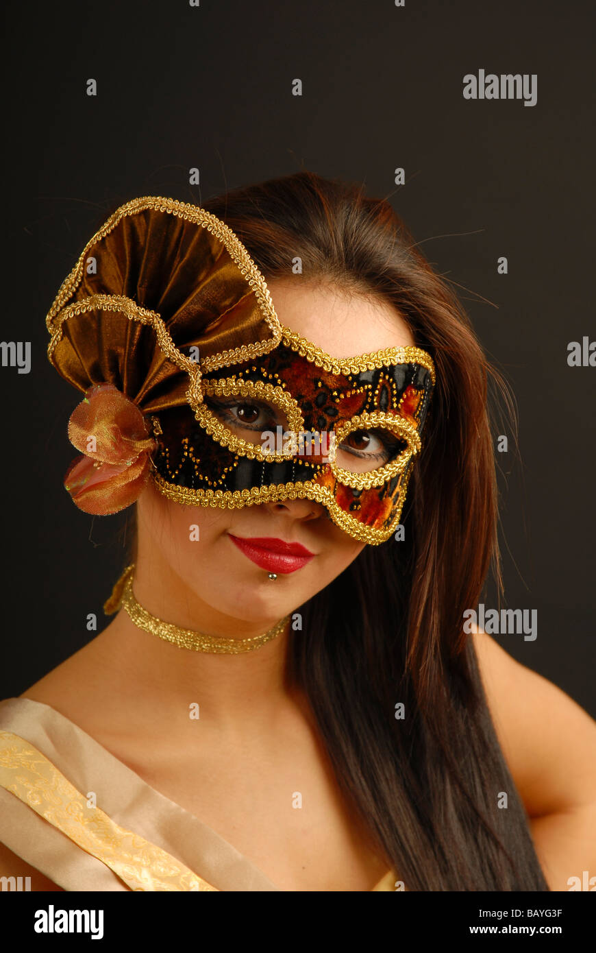 Masquerade masque yeux sur pretty girl Banque D'Images