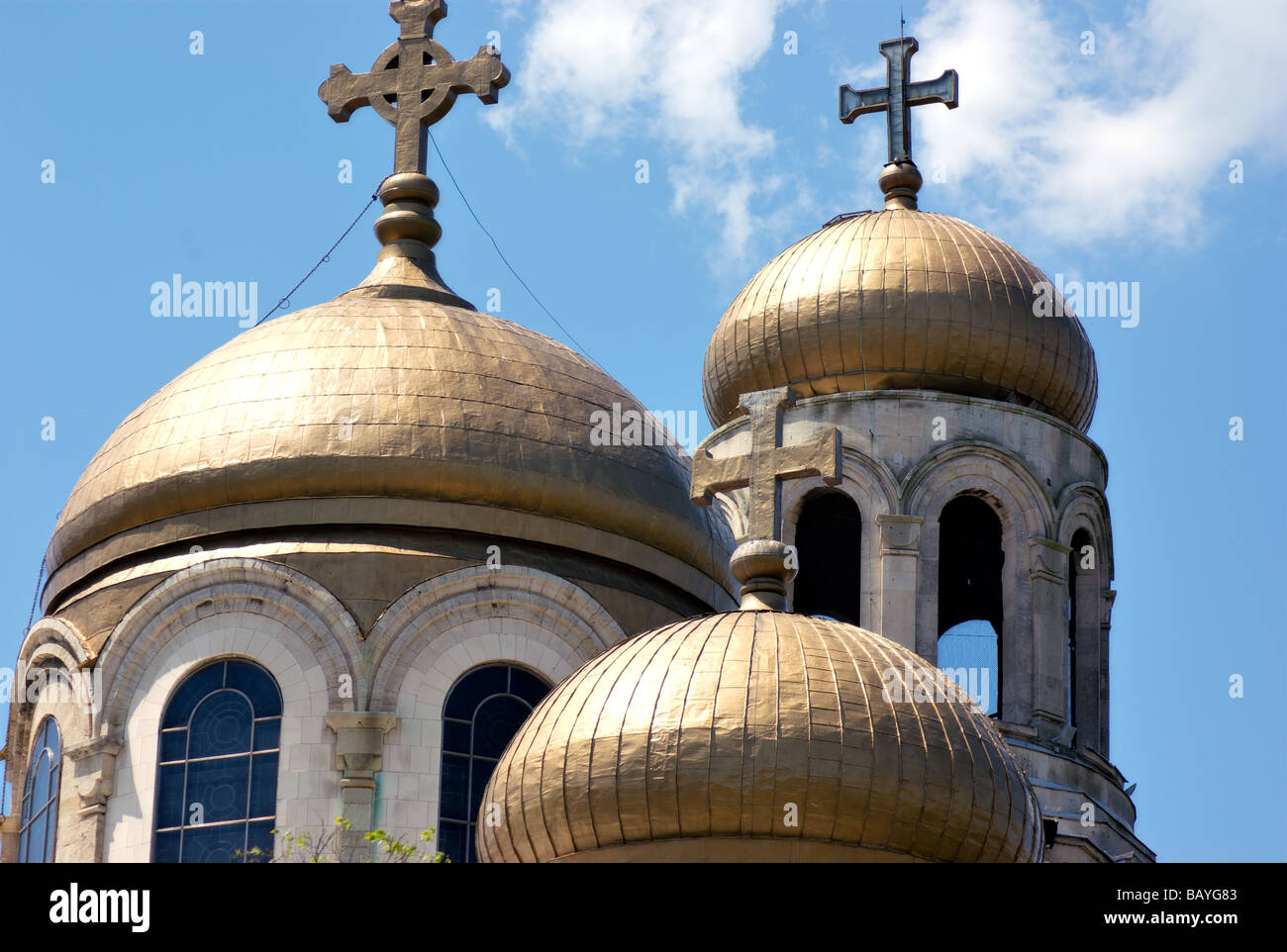 Dômes en oignon de Dormition de la Theotokos Cathédrale, également connu sous le nom de Cathédrale de l'Assomption, Varna, Bulgarie Banque D'Images