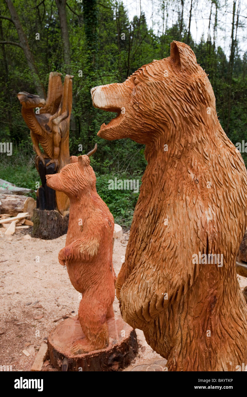 UK Gloucestershire Forêt de Dean Dean Soudley Heritage Centre bear chainsaw sculpture par freeminer Dave Harvey Banque D'Images