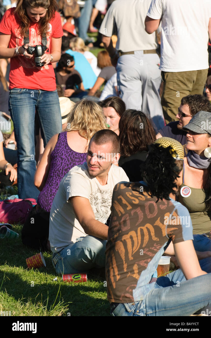 Des festivals communautaires, populaire auprès des jeunes, ont lieu dans les banlieues et les villages tout au long de l'Australie. Banque D'Images