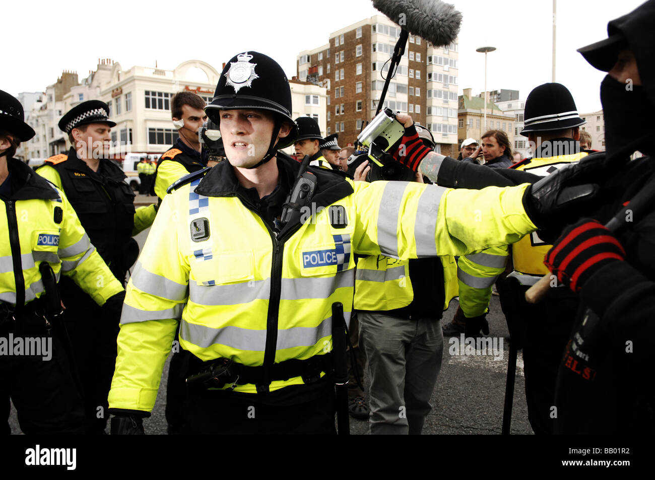 En service à la police Manifestations Mayday à Brighton cette maison de banque Banque D'Images