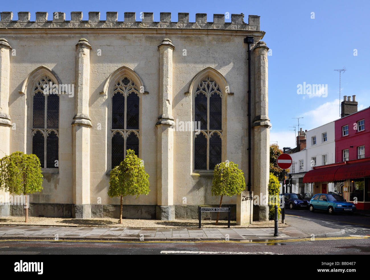 "Le quartier des Suffolks de Cheltenham, Angleterre - un restaurant "Zizzi' converti d'une ancienne église Banque D'Images