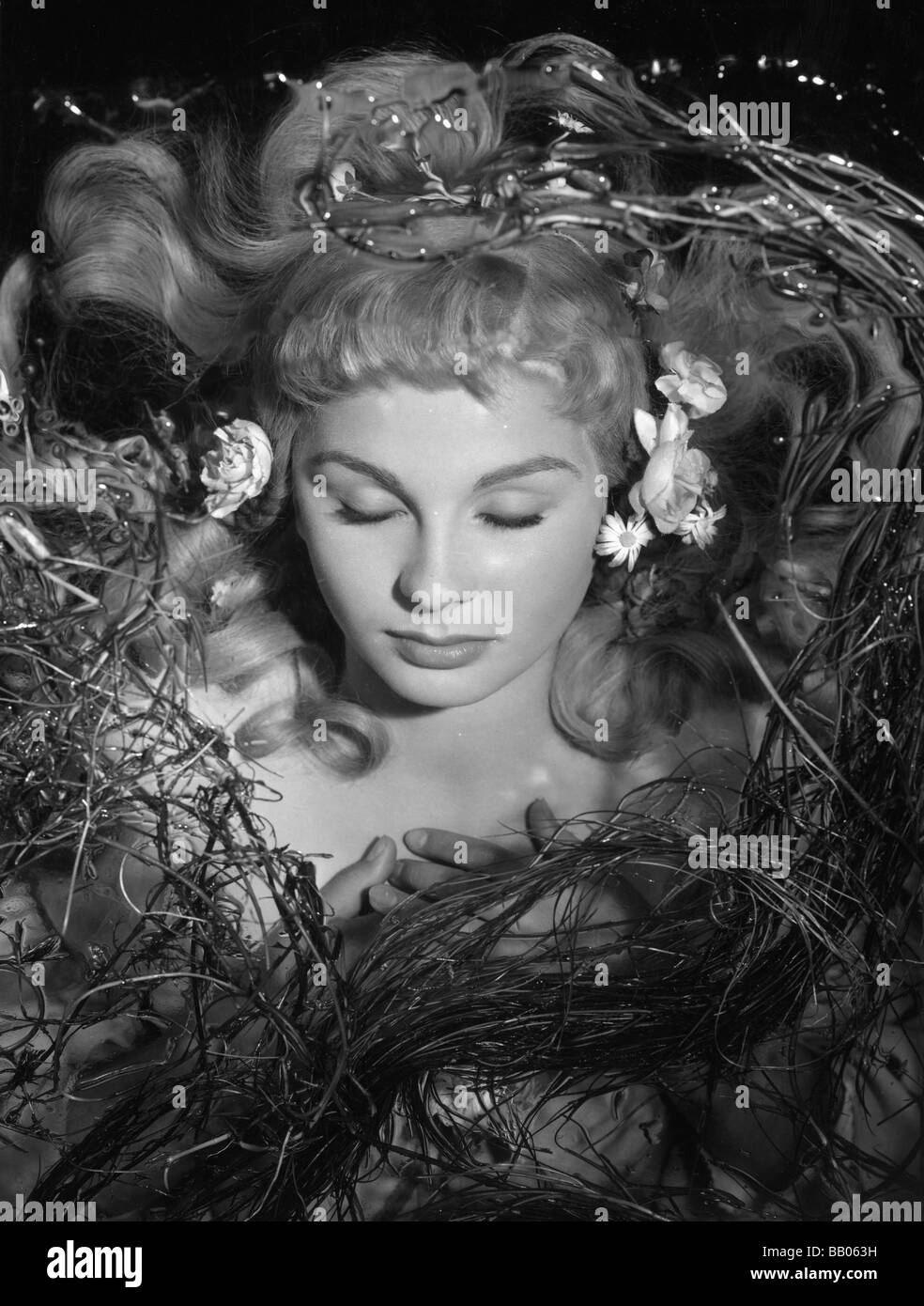 Hameau Année : 1948 UK : Laurence Olivier Jean Simmons après la pièce de William Shakespeare Banque D'Images