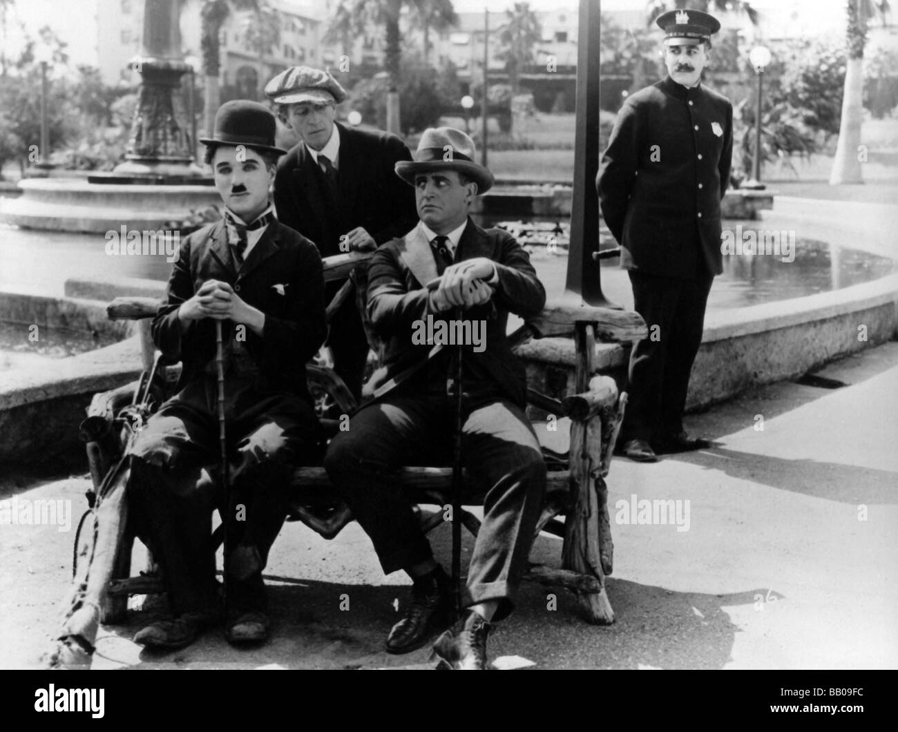 L'idle class / Vanity Fair Année : 1921 Réalisateur : Charlie Chaplin Charlie Chaplin Banque D'Images