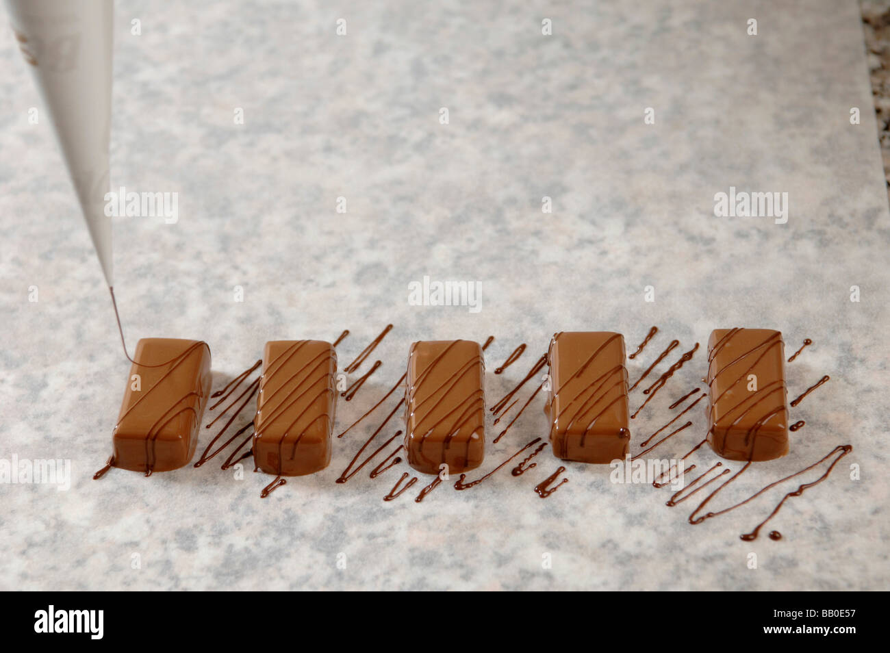 L'étape par étape 4 de 4 faire des chocolats belges Banque D'Images