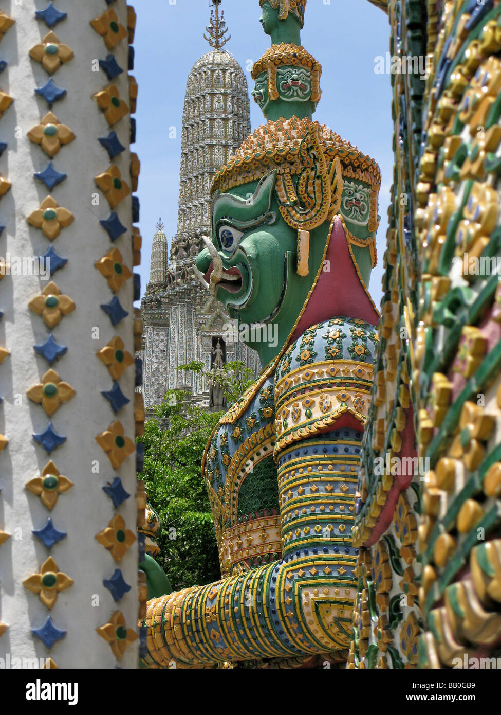 Statue au Wat Arun Bangkok Thaïlande Banque D'Images