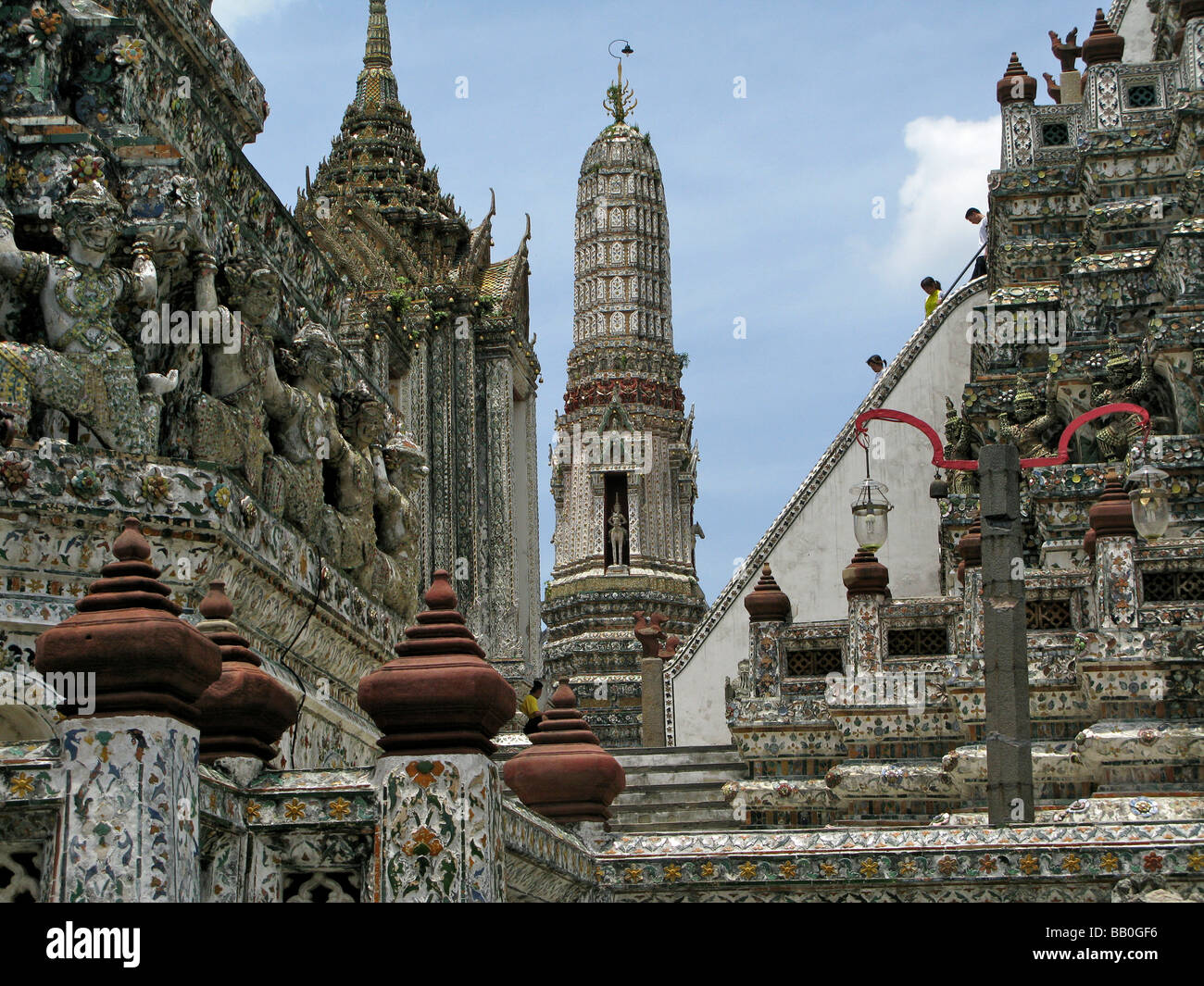 Bâtiments ornés Wat Arun Bangkok Thaïlande Banque D'Images