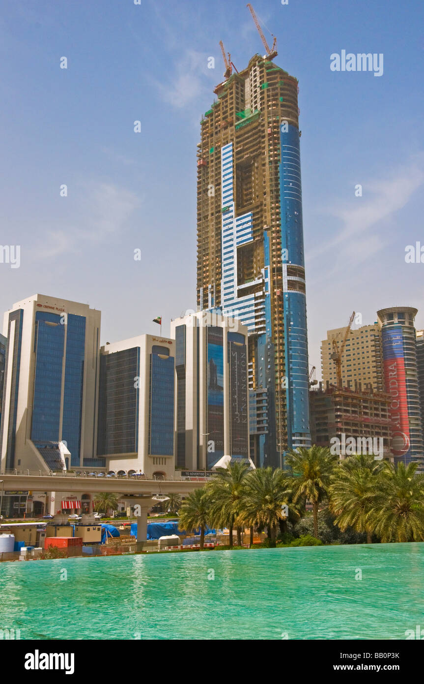 La construction le long Sheik Zayed Road Dubai Banque D'Images