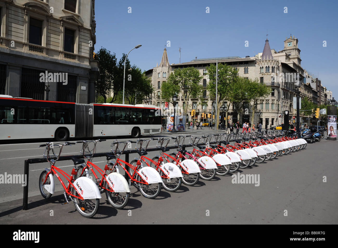 Vélos à louer à Barcelone, Espagne Banque D'Images