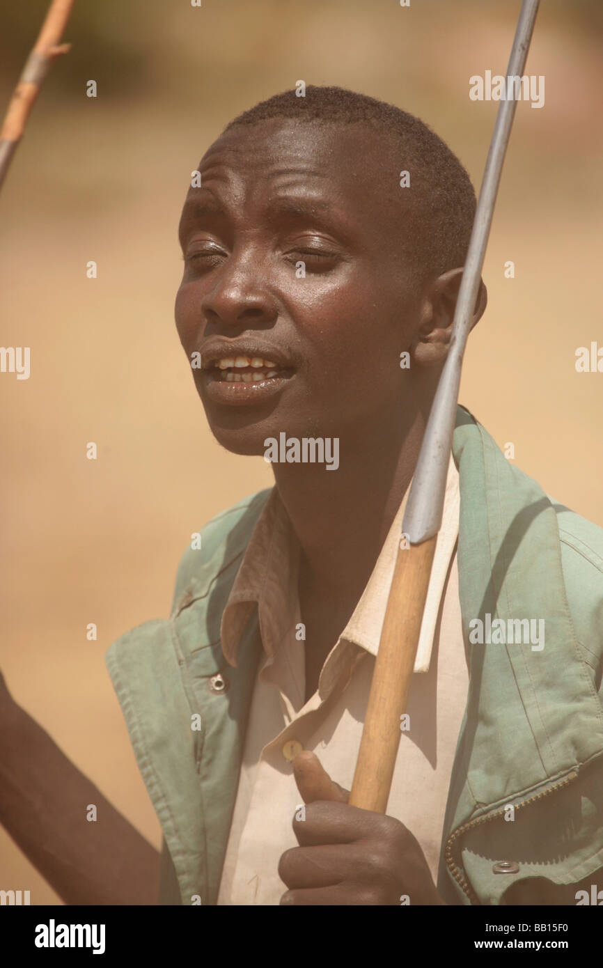 Portrait d'un éleveur Samburu dans le désert du nord du Kenya Banque D'Images