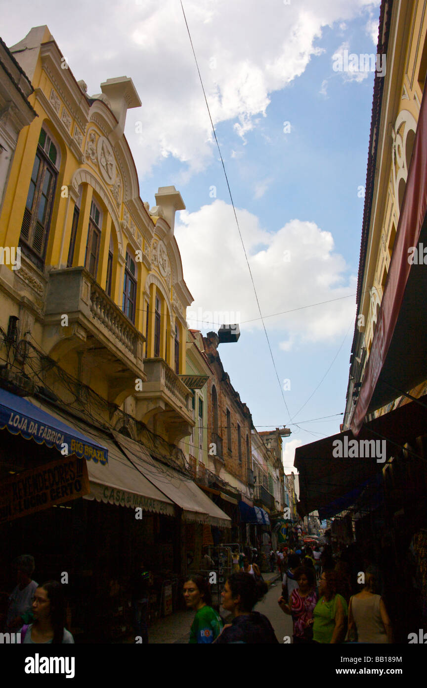 Restaured bâtiments coloniaux dans le quartier commercial du marché Saara au centre-ville de Rio de Janeiro Banque D'Images