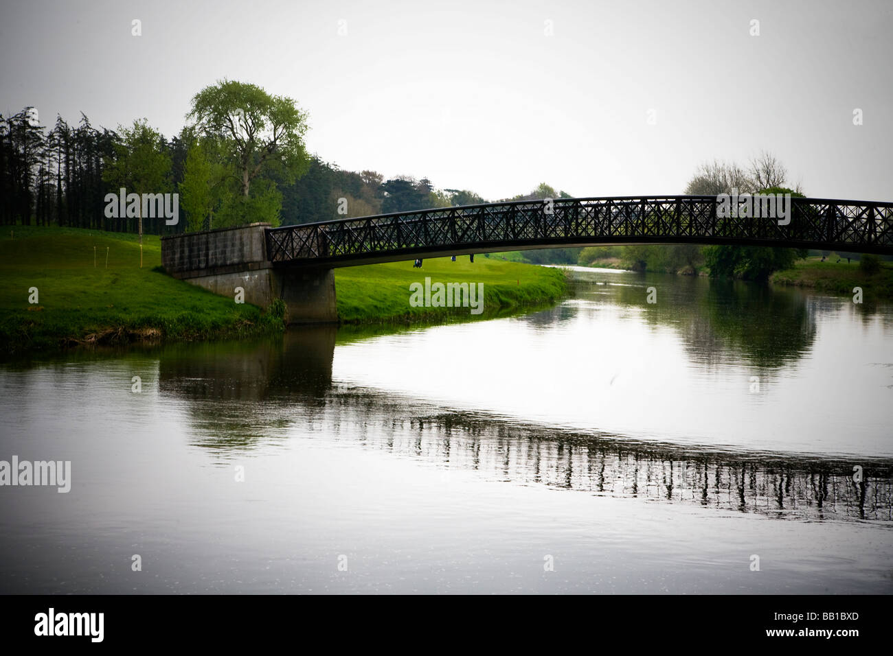 Pont sur la rivière Maigue dans Adare Limerick County dans l'ouest de l'Irlande Banque D'Images