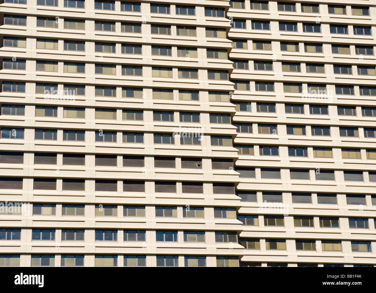 Les modèles de fenêtres du bâtiment au sud de Hyde Park. Sydney, Australie. Répétition régulière ; répétition ; 1960, 60 ; l'utilisation d'architecture Banque D'Images