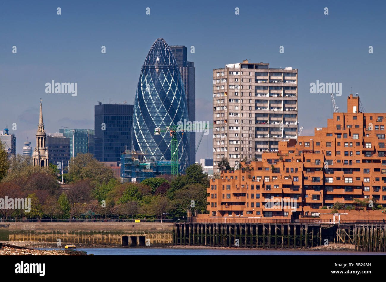 Le Gherkin et paysage urbain, Londres, Angleterre Banque D'Images