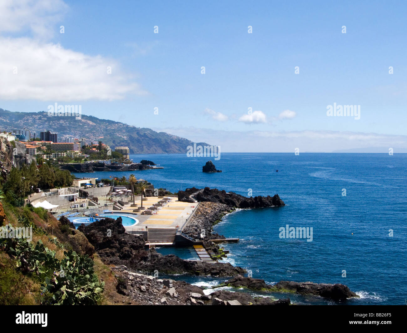 Ponta Gorda piscines, Lido, l'île du Lido et Ponta do Garajau de Ponta da Cruz, Funchal, Madère Banque D'Images Ponta Gorda piscines, Lido, l'île du Lido et Ponta do Garajau de Ponta da Cruz, Funchal, Madère Banque D'Images