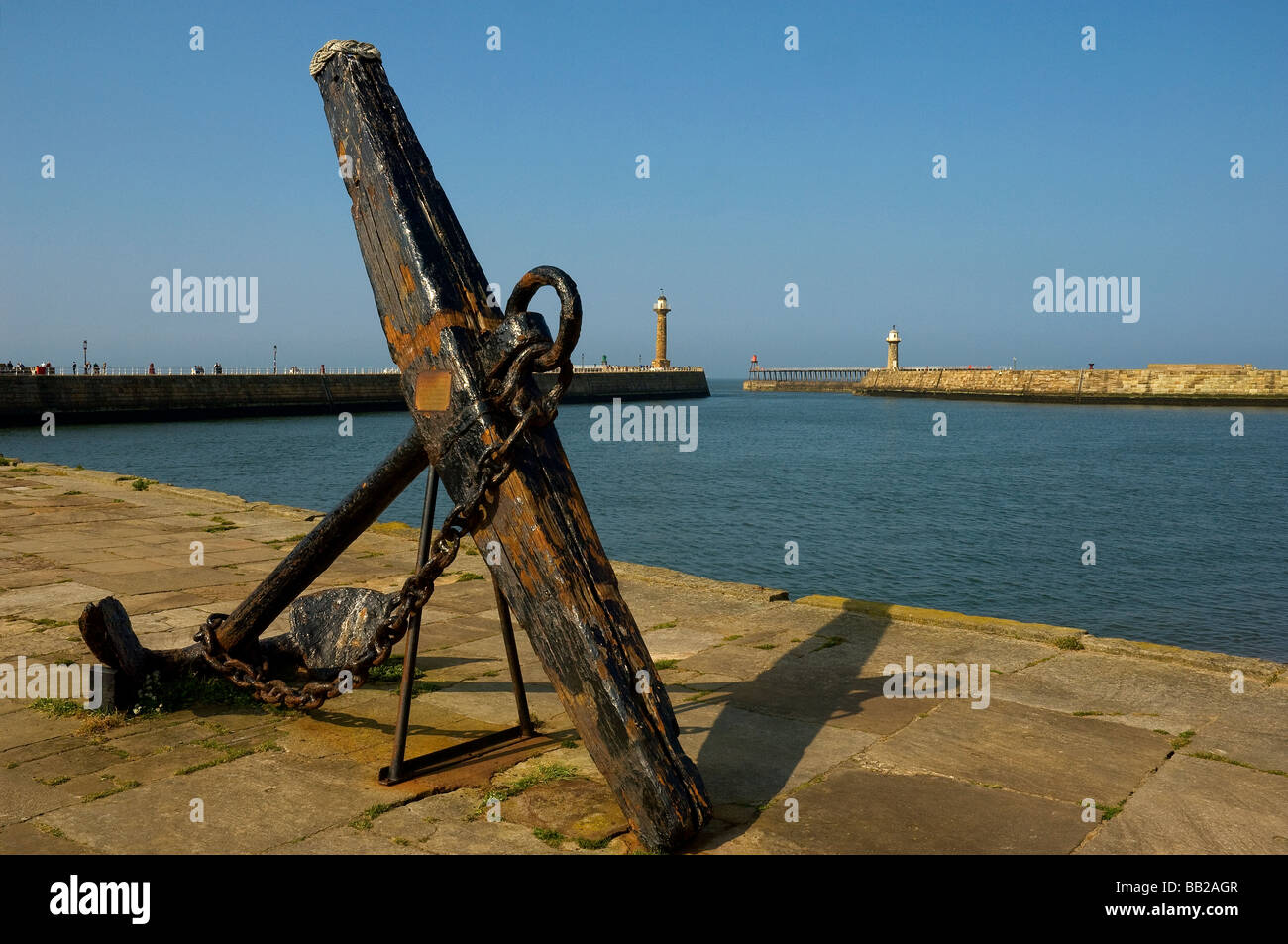 Navires ancre de bois sur le quai Whitby North Yorkshire Angleterre Royaume-Uni Royaume-Uni GB Grande Bretagne Banque D'Images