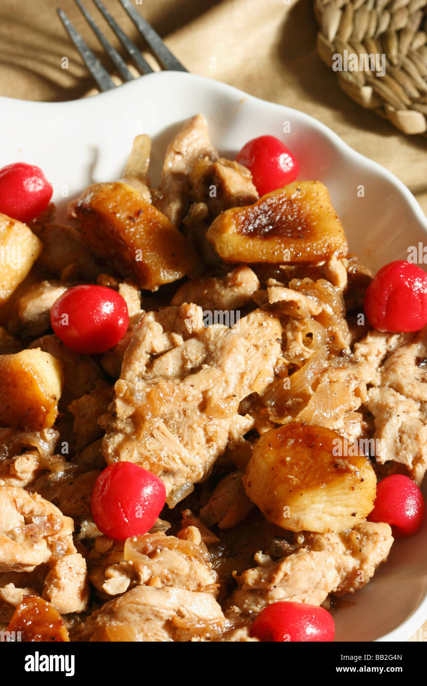 Khoresht-e Seib est un ragoût de viande avec pommes et fruits secs Banque D'Images