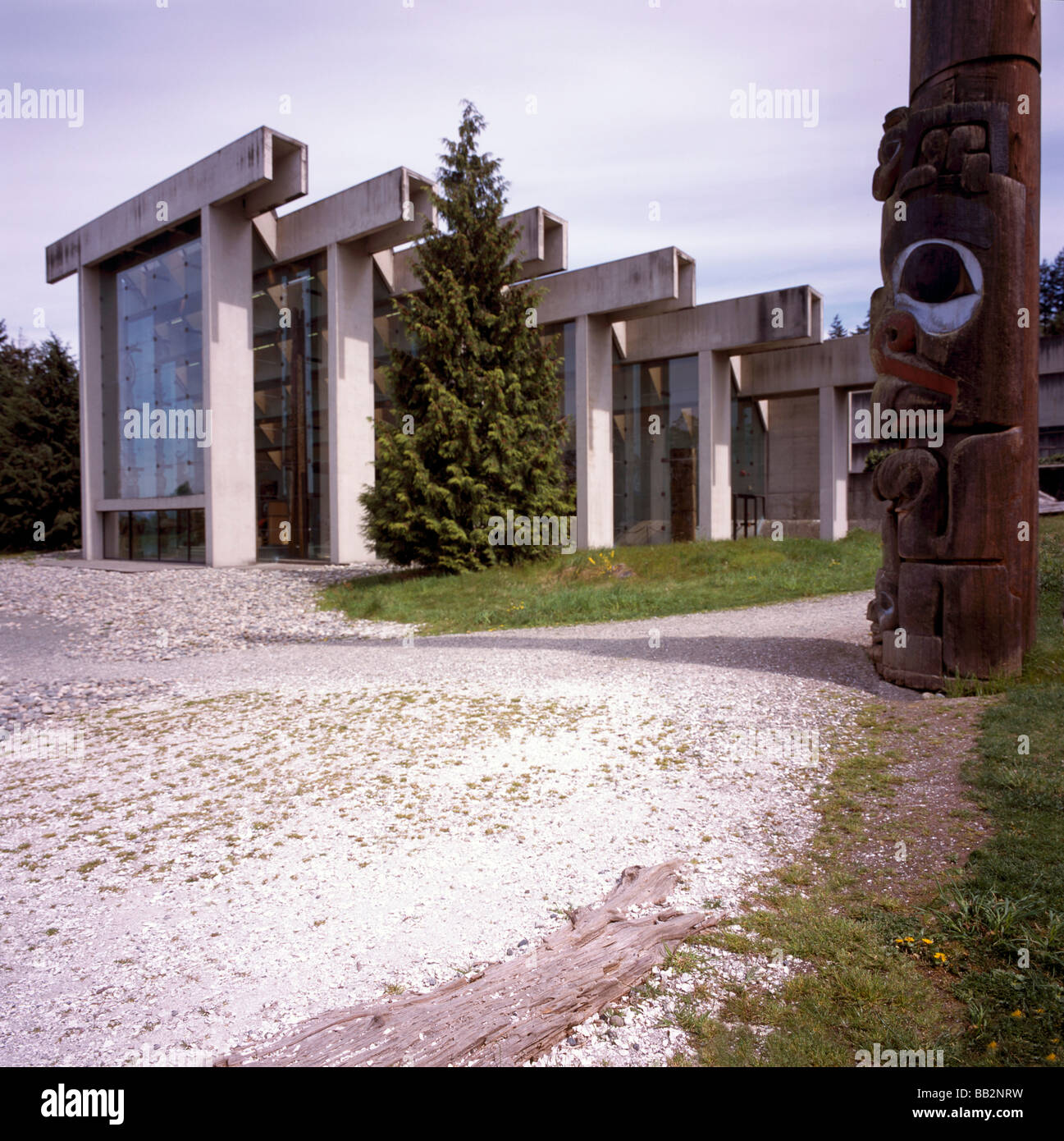 Musée d'anthropologie et mât totémique haïda de l'Université de Colombie-Britannique (UBC), Vancouver British Columbia Canada Banque D'Images