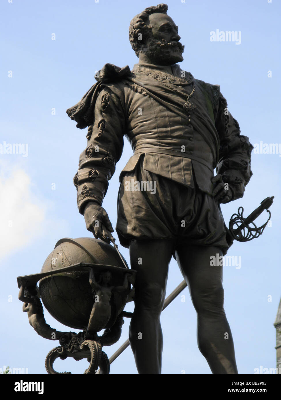 Statue en bronze de Sir Francis Drake à Tavistock Devon Banque D'Images