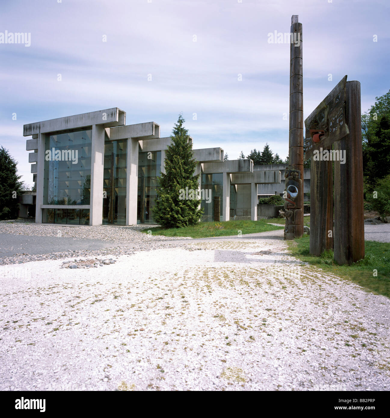 Musée d'anthropologie et mâts totémiques haïdas, Université de la Colombie-Britannique (UBC), Vancouver, BC, Canada Banque D'Images