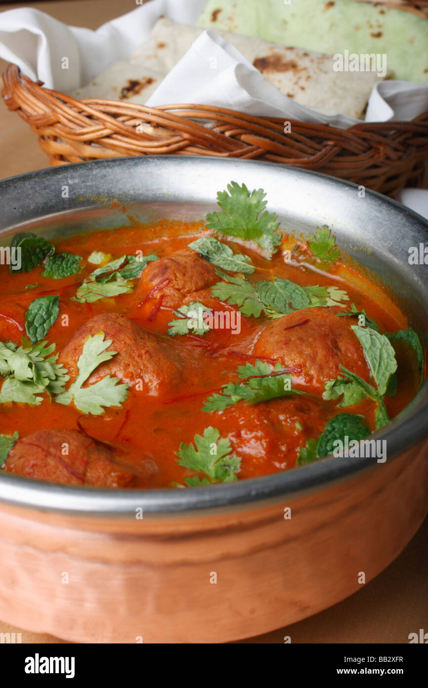 Rista est un plat composé de mouton désossée cuite en sauce rouge boules avec des épices Banque D'Images