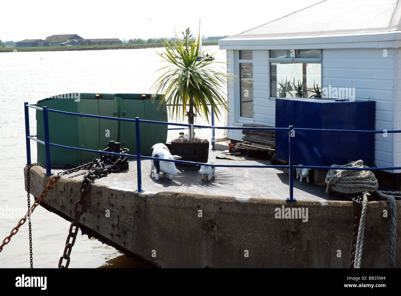 'Jardin' de péniche à Burnham-on-Crouch, Essex Banque D'Images