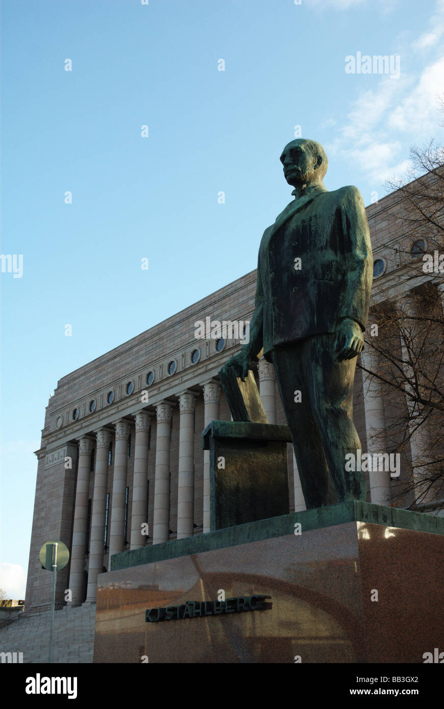 Statue de Stahlberg devant le Parlement de Finlande Helsinki Banque D'Images