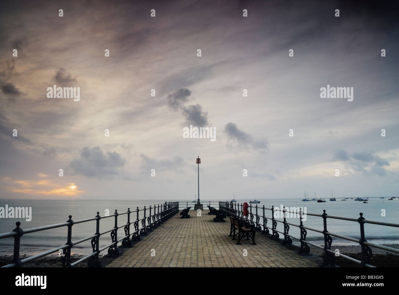 Petite jetée pier dans la baie de Swanage Swanage Dorset England UK Banque D'Images