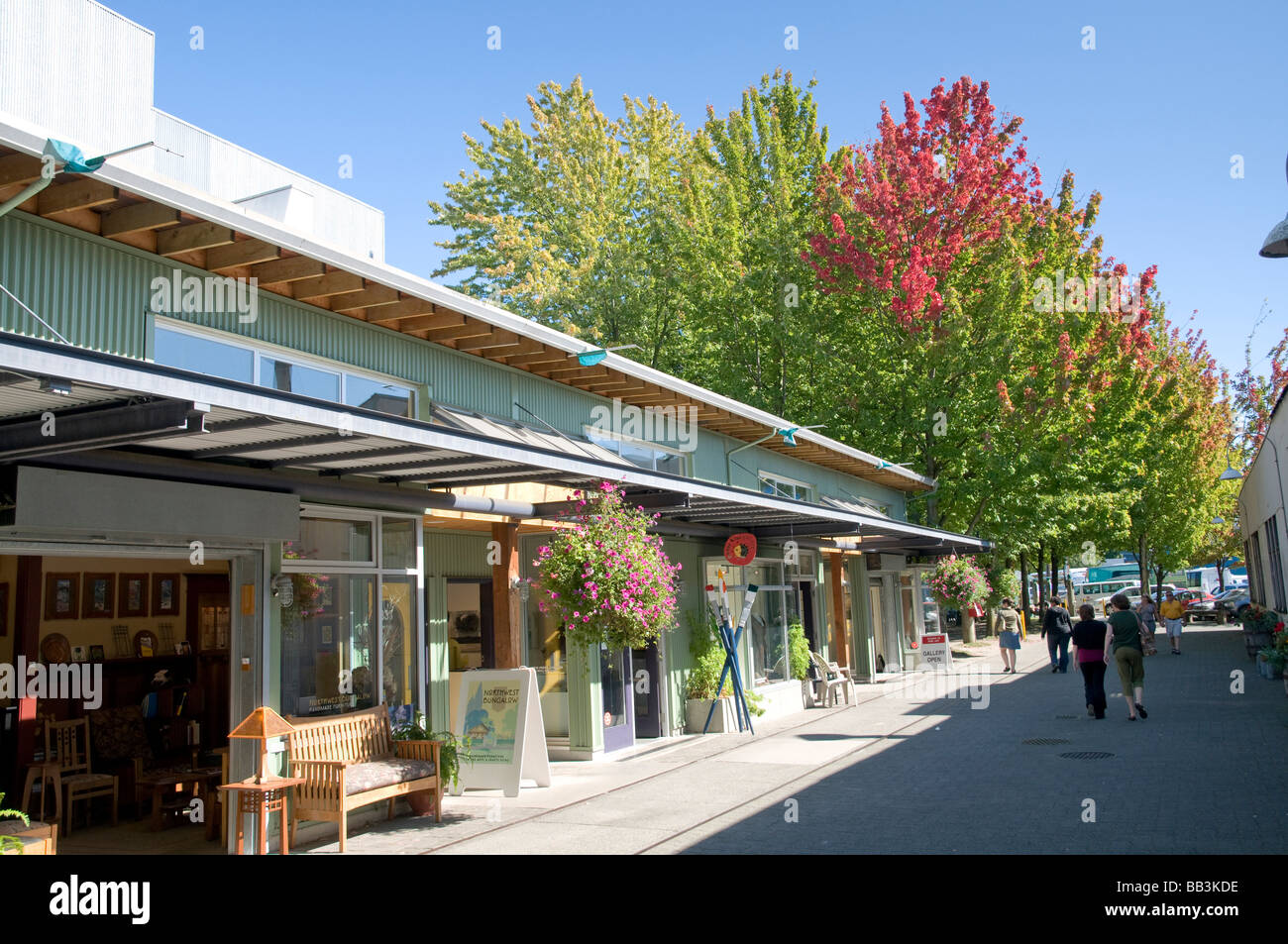 Granville Island, une ancienne zone industrielle convertie en boutiques, galeries, cafés et espaces artistes à Vancouver, BC, Canada. Banque D'Images