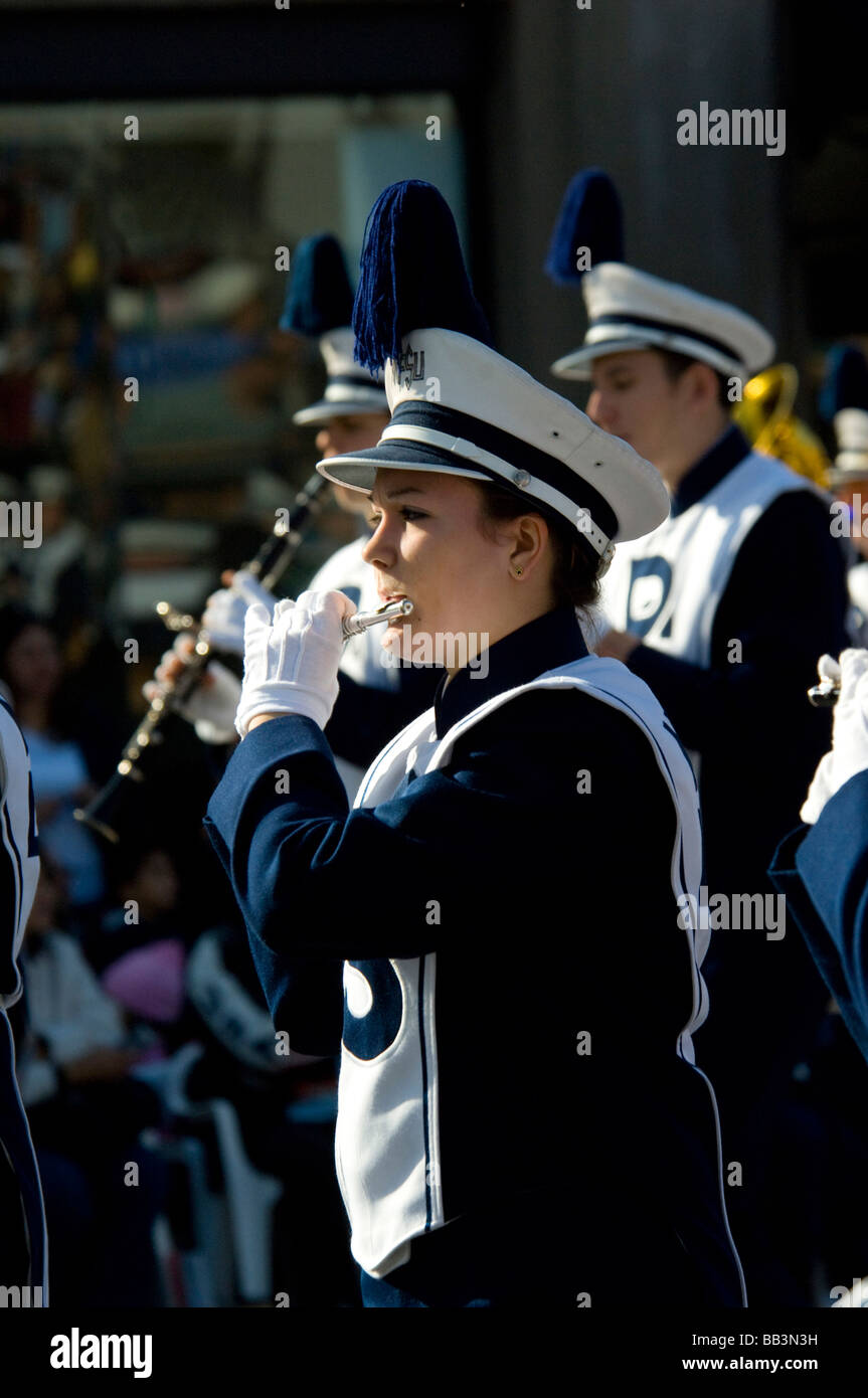 Pasadena, Californie. Tournoi 2009 de Roses, Rose Parade. Penn State University Marching Band. Banque D'Images