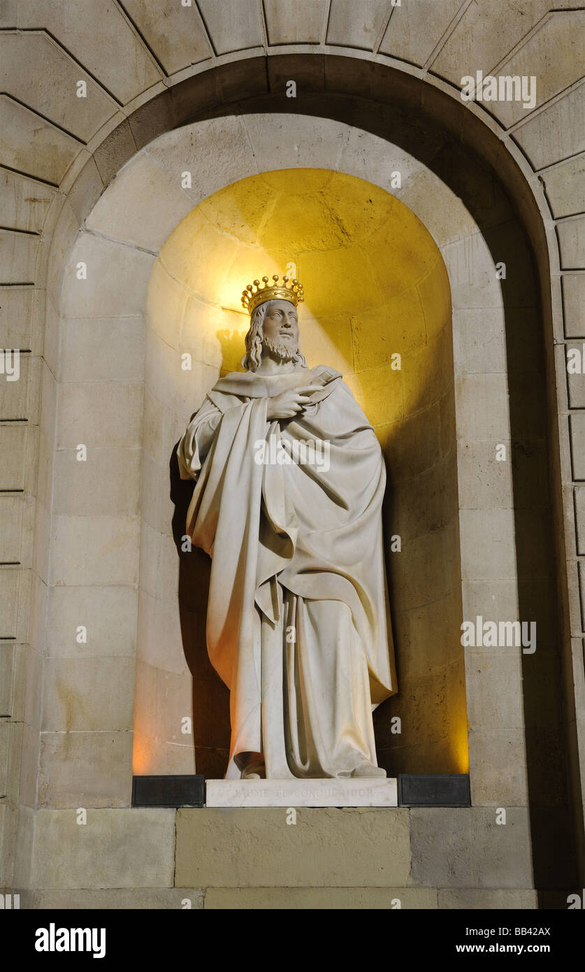 Statue du Roi à la plaça de Sant Jaume de Barcelone, Espagne Banque D'Images