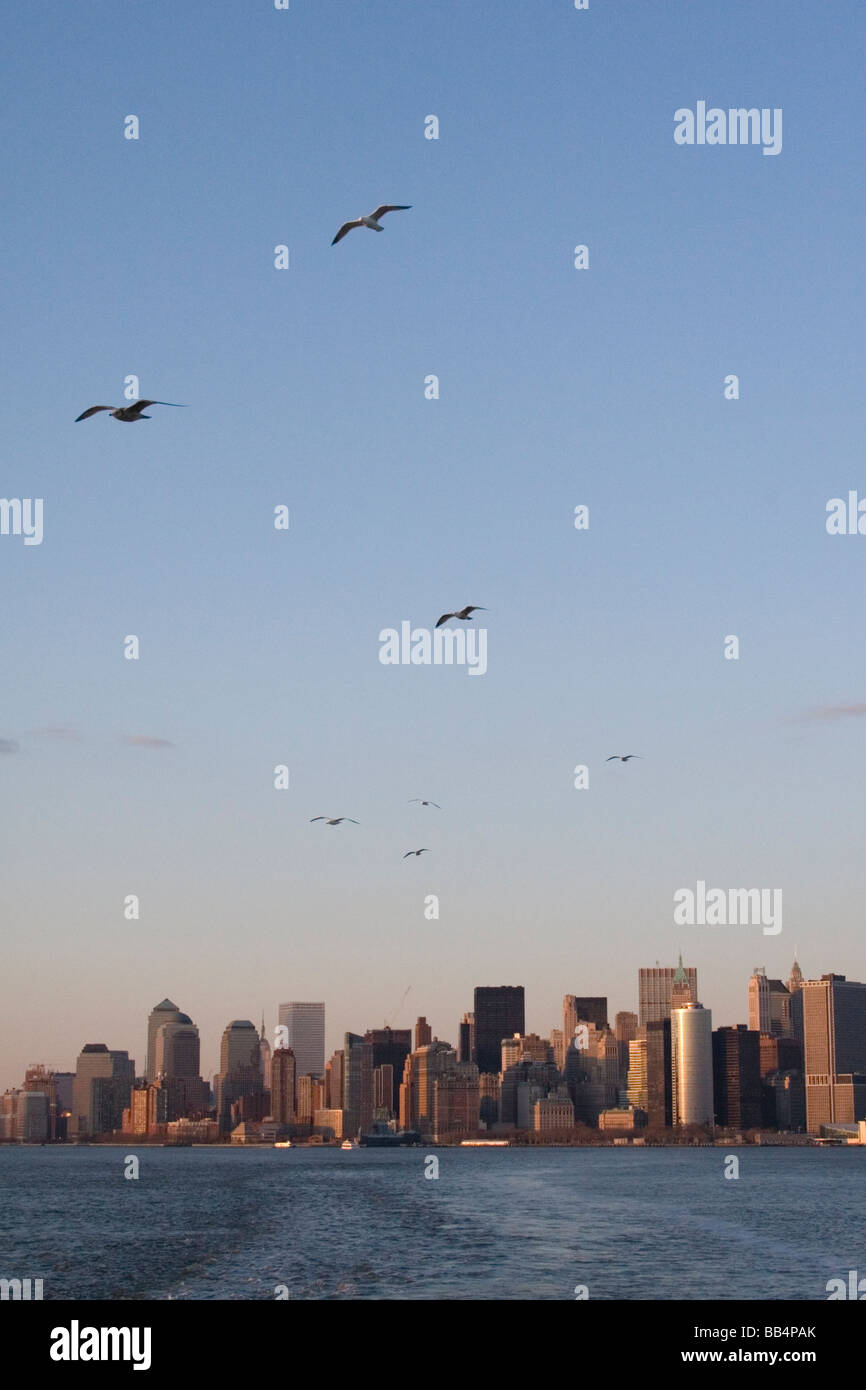 Vue de Manhattan depuis le ferry de Staten Island Banque D'Images