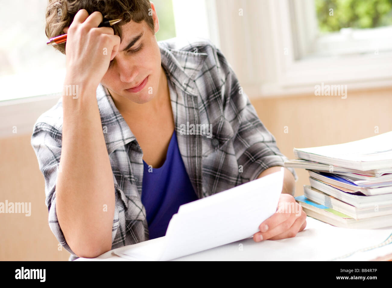 Male student studying Banque D'Images