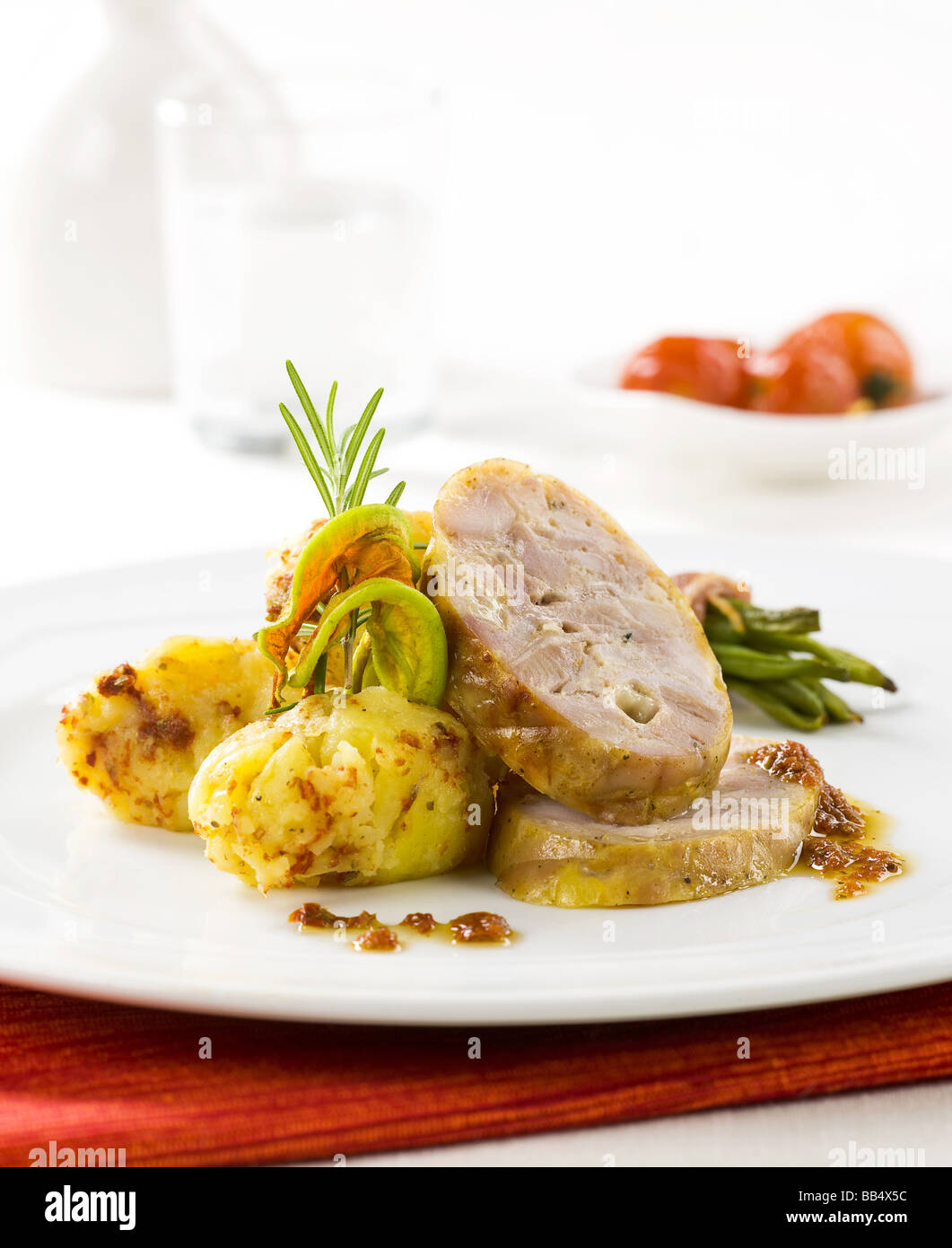 Rôti De Porc Au Four Pomme De Terre Moutarde Rôti De Porc Pommes De Terre 18 Rôti de porc aux pommes de terre au four Photo Stock - Alamy