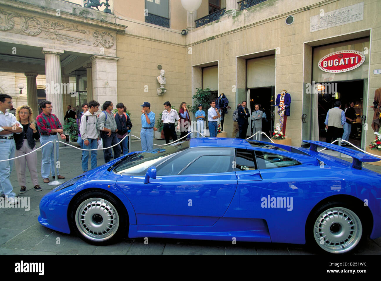 Elk140 2649 Italie Padoue Piazza dei Signori car show avec voiture Bugatti Banque D'Images