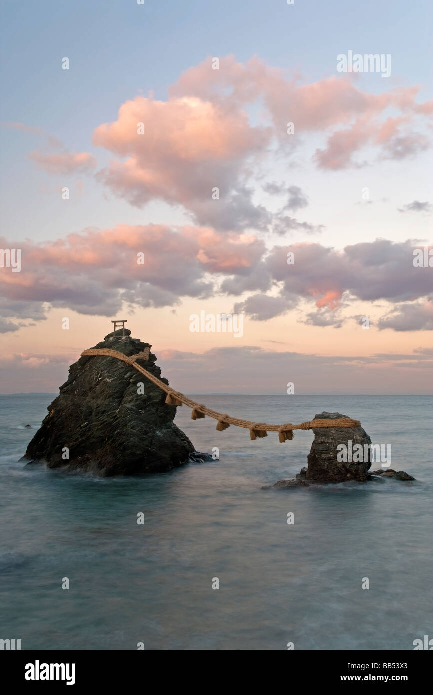 Wedded Rocks, Meoto Iwa, Futami, Ise Shima, Chubu, Honshu, Japon, Asie Banque D'Images