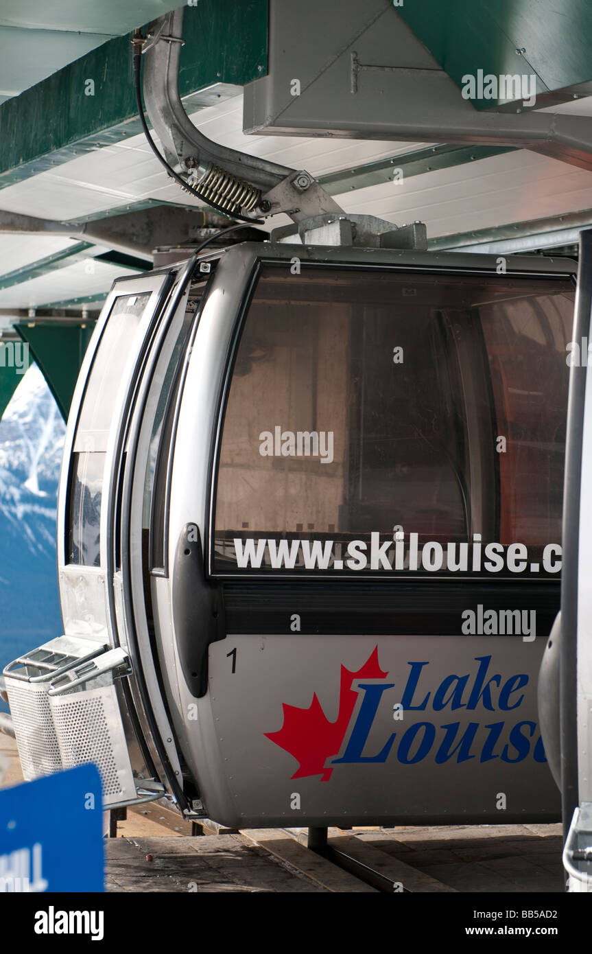 La télécabine téléski téléphérique au Lake Louise Mountain Resort Banque D'Images