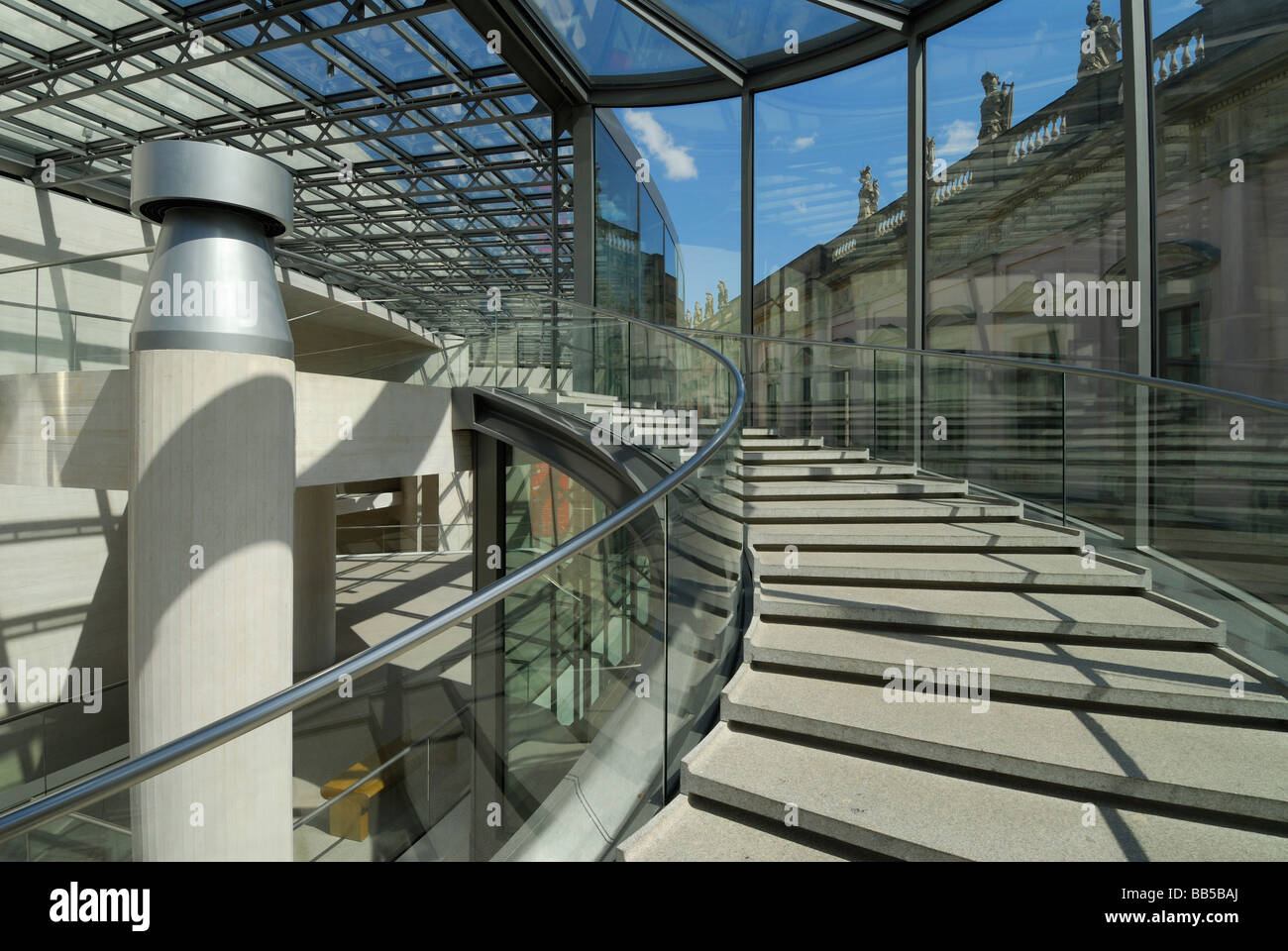 Berlin Allemagne nouvelle aile du musée de l'histoire allemande Deutsches Historisches Museum conçu par IM Pei Banque D'Images