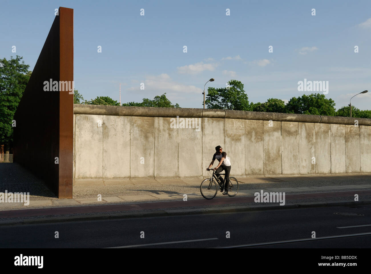 Berlin Allemagne Mémorial du Mur de Berlin sur la Bernauer Strasse fait partie du mur de Berlin Histoire Mile Banque D'Images