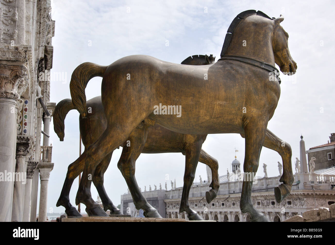 Les chevaux de Saint Marc, de la Basilique St Marc, la Place Saint-Marc, Venise, Venise, Vénétie, province de l'Italie Banque D'Images